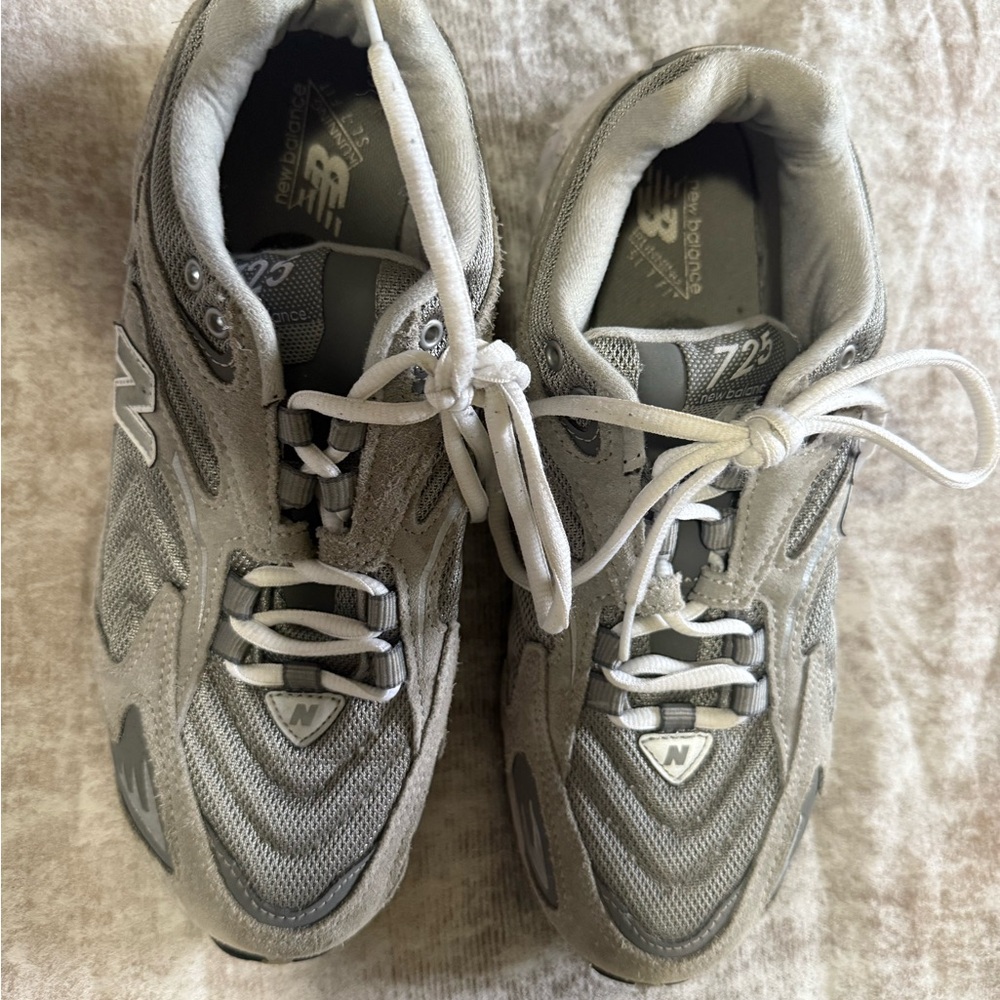 New Balance 725 Men Running Shoes Casual Sneakers Grey White (ML725P) size 7.5 - Picture 3 of 7